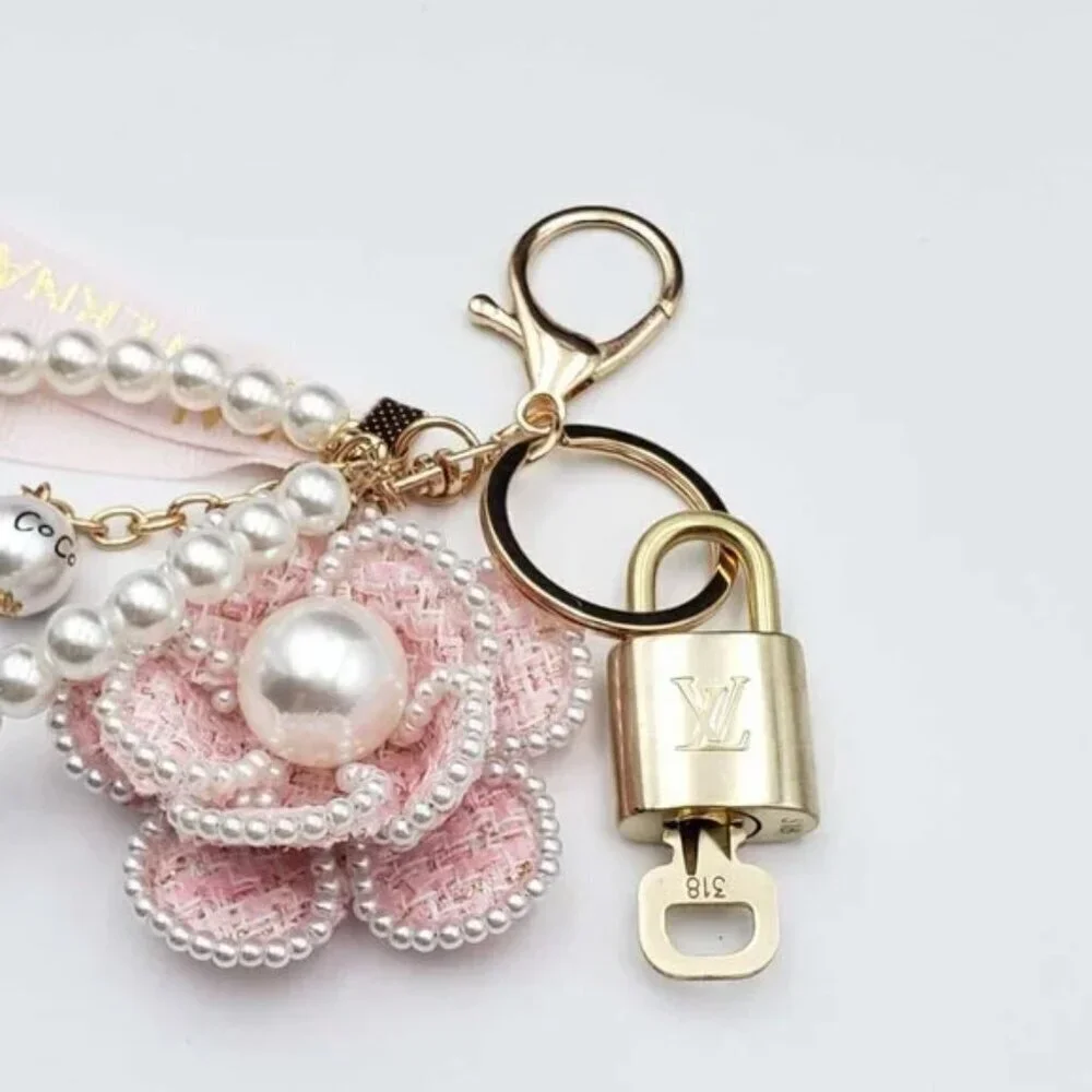 Louis Vuitton Gold Padlock 🔒 Key Set Authentic LV w/ Unbranded Flower Keychain